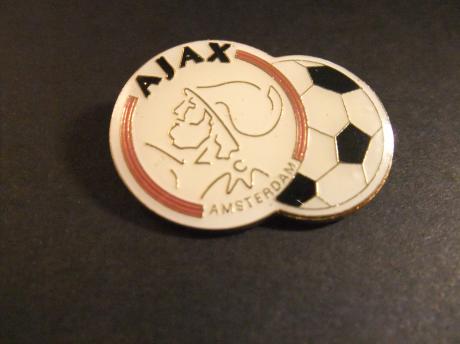 Ajax Amsterdam voetbalclub logo met bal